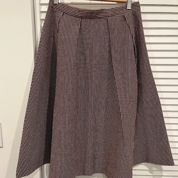 Forever 21 burgundy and beige checkered knee-length skirt size M - Picture 1 of 5